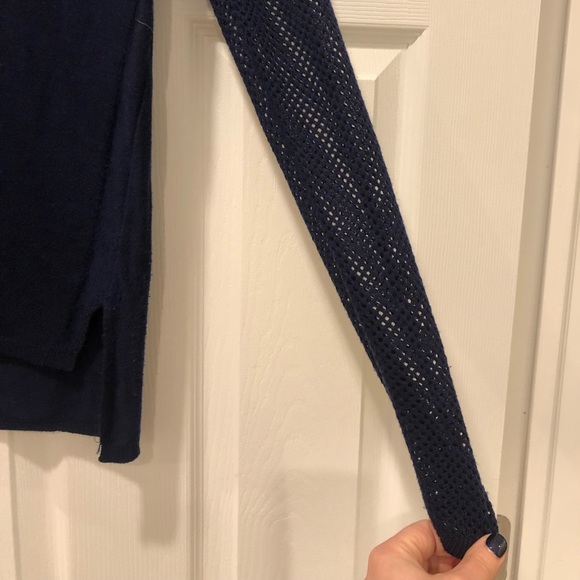 🌸BOGO🌸 John + Jenn long sleeve with mesh detail - Picture 4 of 4